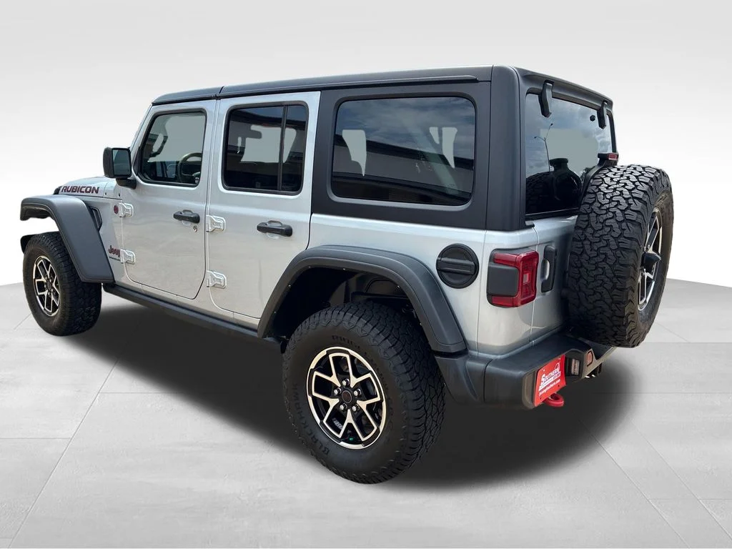Used 2024 Silver Jeep Rubicon image 3