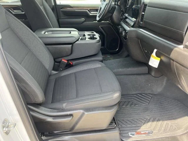 Used 2025 Summit White Chevrolet LT image 16