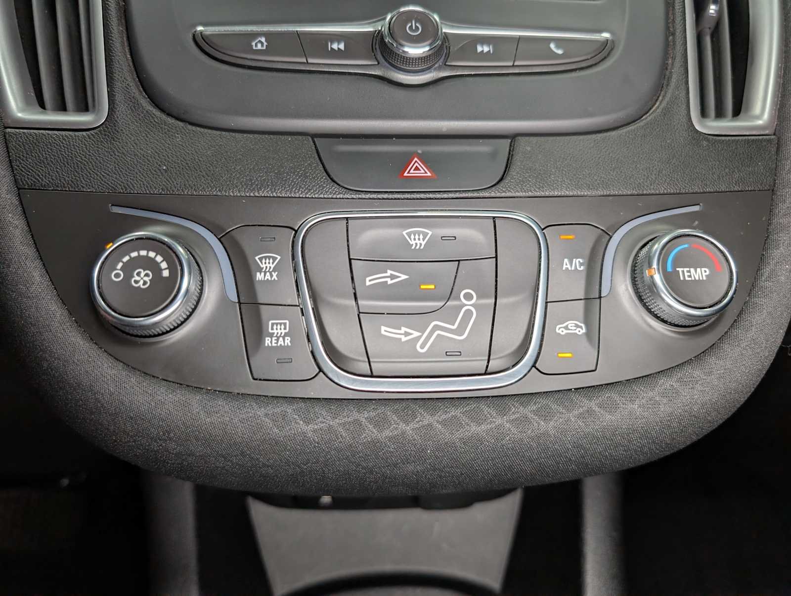 Used 2018 Summit White Chevrolet LS image 28