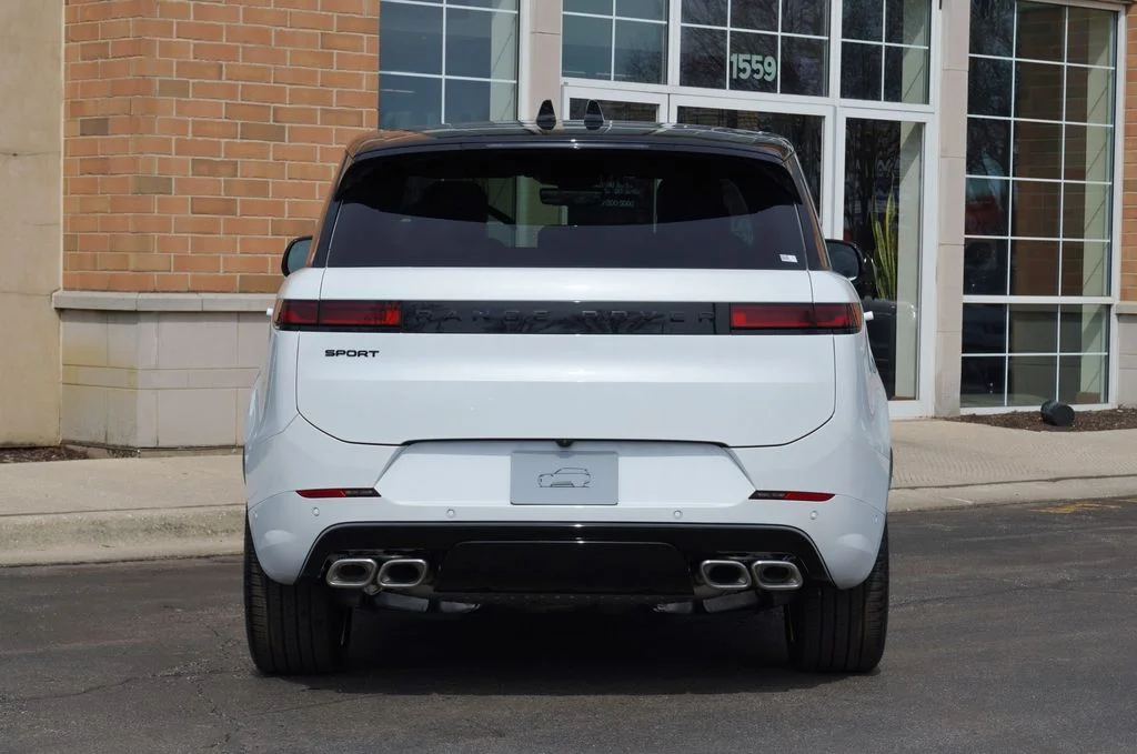 New 2026 Ostuni Pearl White Land Rover Dynamic SE image 5