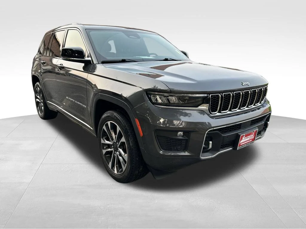 Used 2022 Gray Jeep Overland image 8