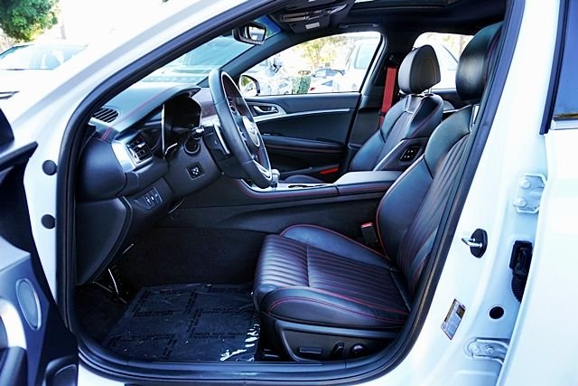 Used 2023 White Genesis 2.0T image 13