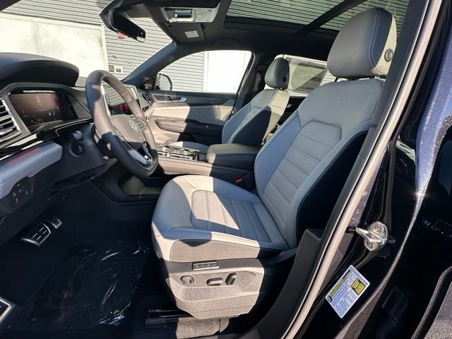 New 2026 Deep Black Pearl Volkswagen 2.0T SEL R-Line Black image 25