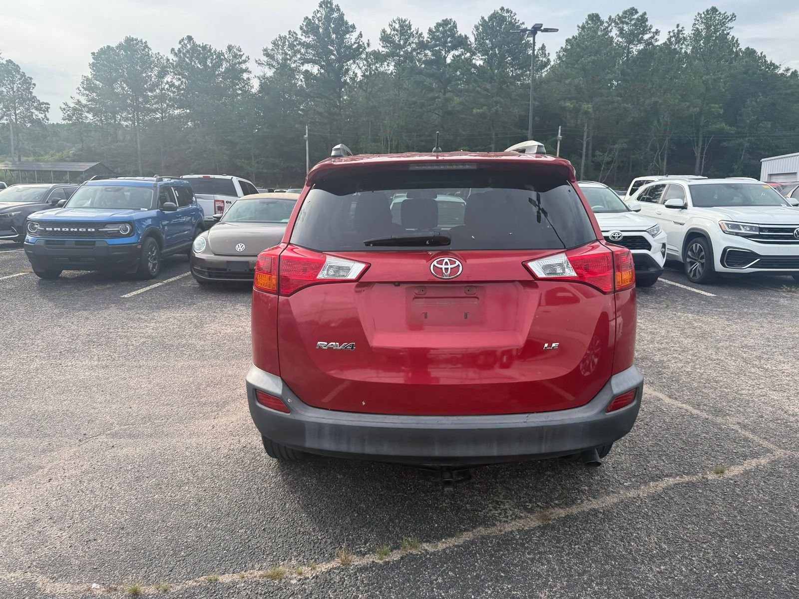 Used 2015 Red Toyota LE image 6