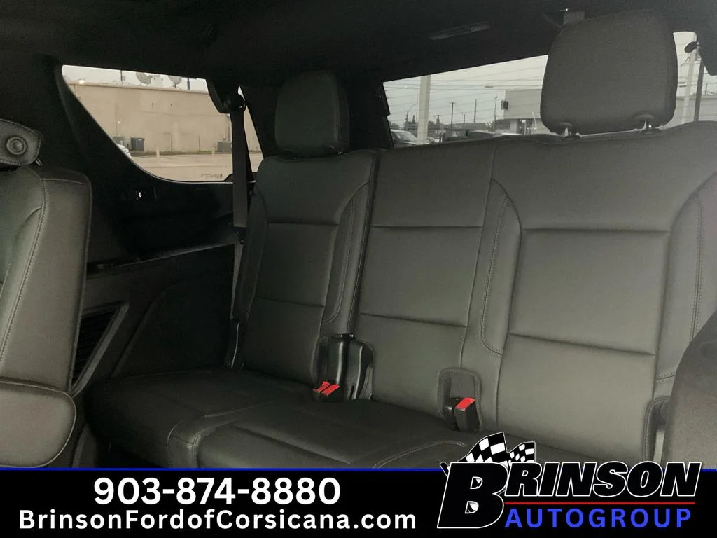 Used 2022 Black Chevrolet Z71 image 15