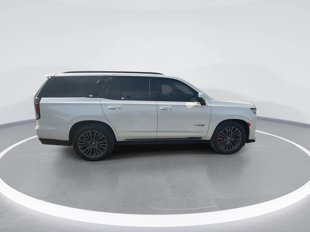 Used 2023 White Cadillac V-Series image 9