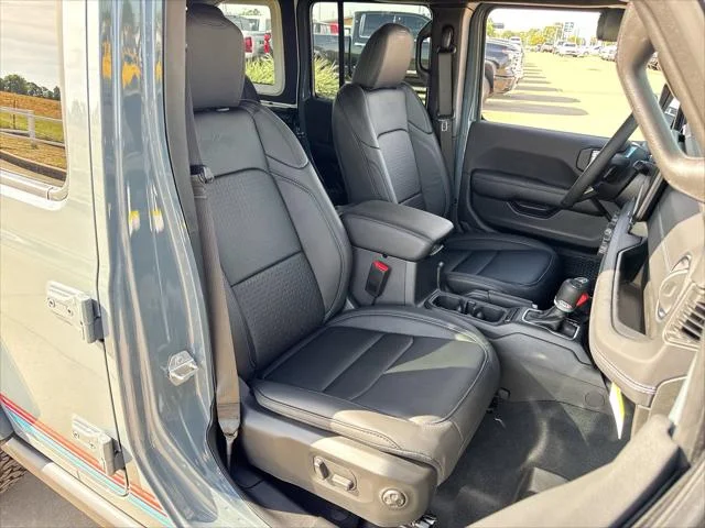 New 2026 Anvil Clear-Coat Exterior Paint Jeep  image 21