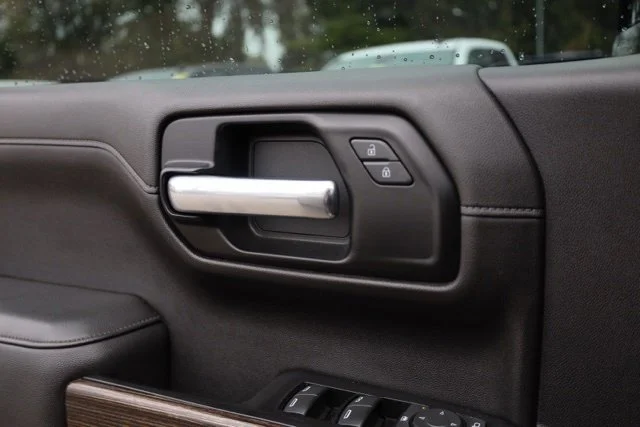 Used 2020 Gray GMC Elevation image 29