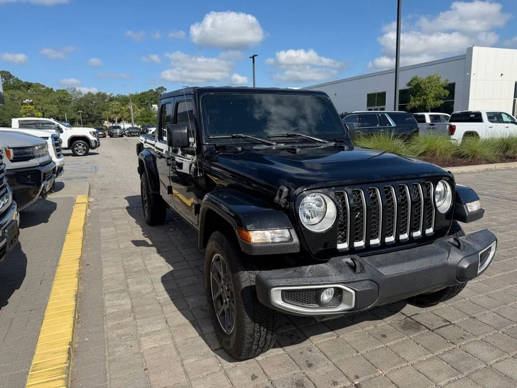 Used 2023 Black Clearcoat Jeep Overland image 4