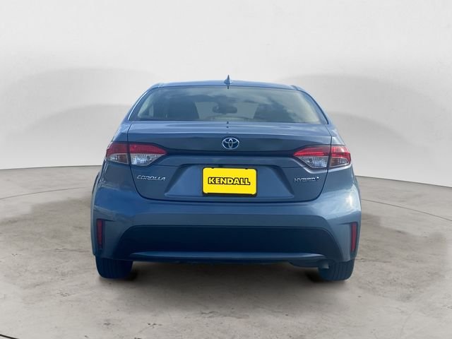 Used 2021  Toyota LE image 6