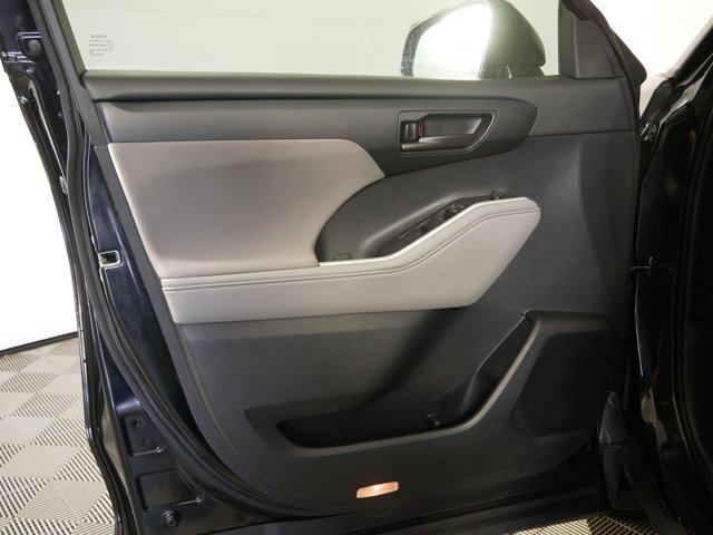 Used 2020 Midnight Black Metallic Toyota LE image 8