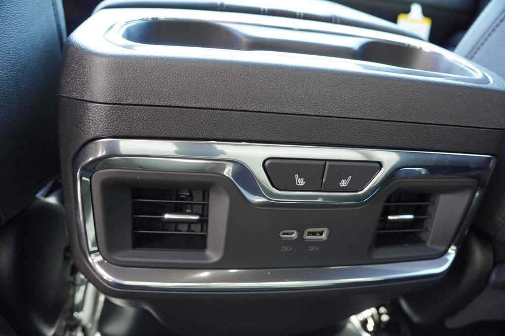 2026 Chevrolet Silverado 1500 High Country - Photo 14