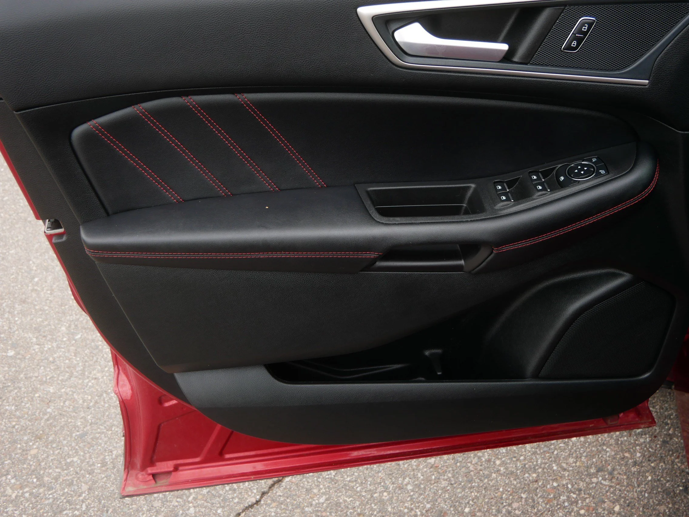 Used 2024 Rapid Red Metallic Tinted Clearcoat Ford SEL image 24