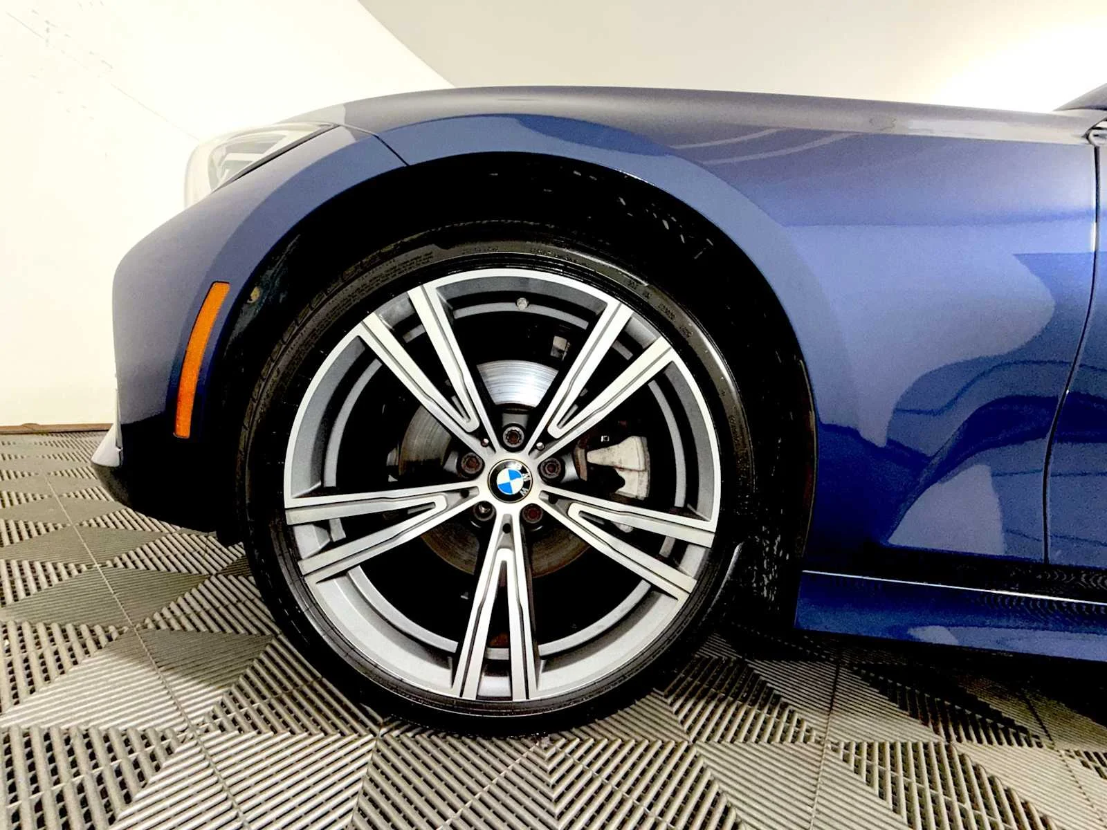 2021 BMW 3 Series 330i - Photo 8