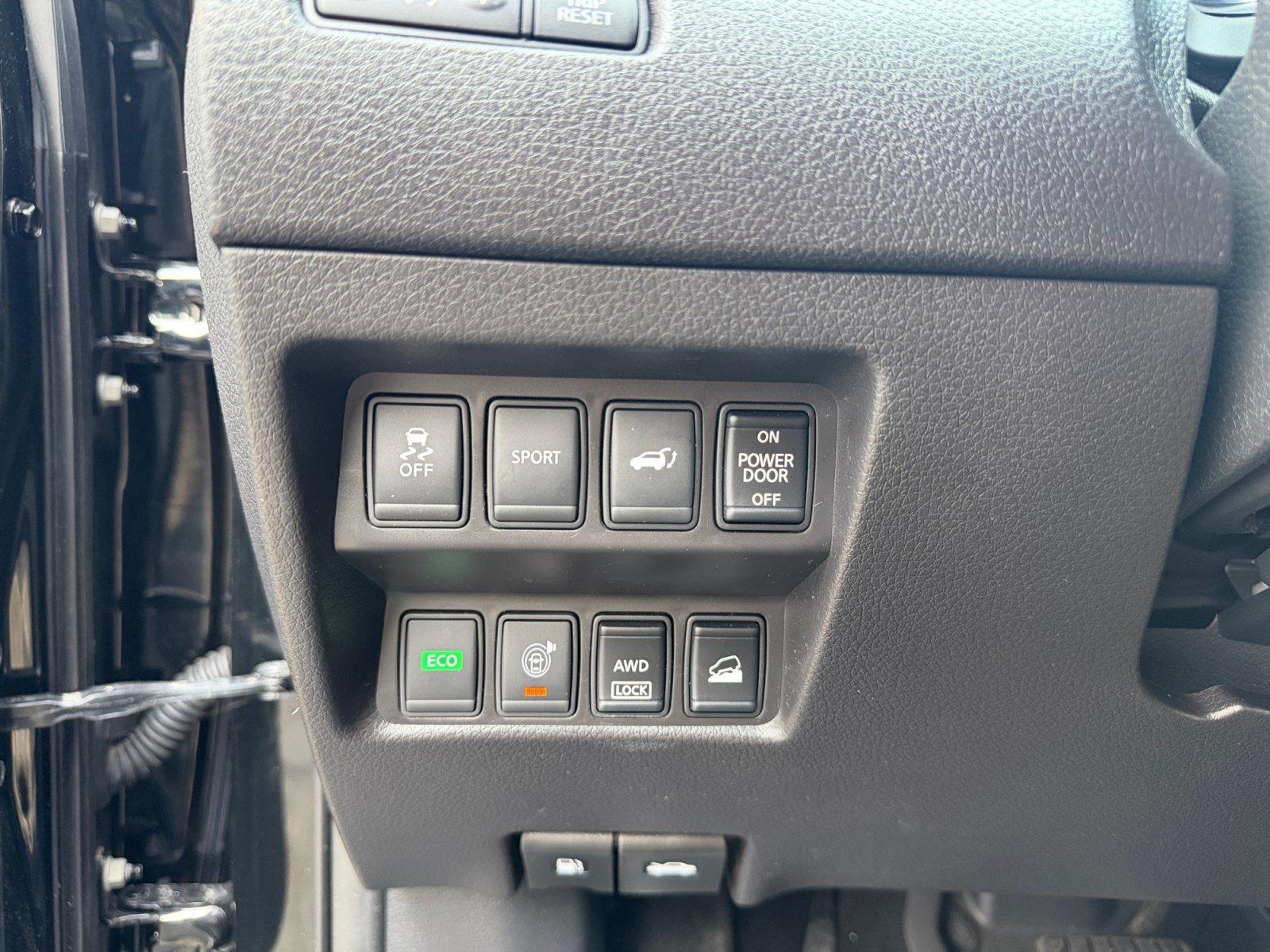 Used 2015 Super Black Nissan SL image 17
