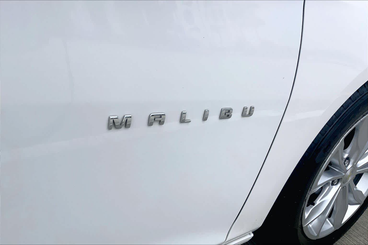 Used 2020 Summit White Chevrolet LT image 10
