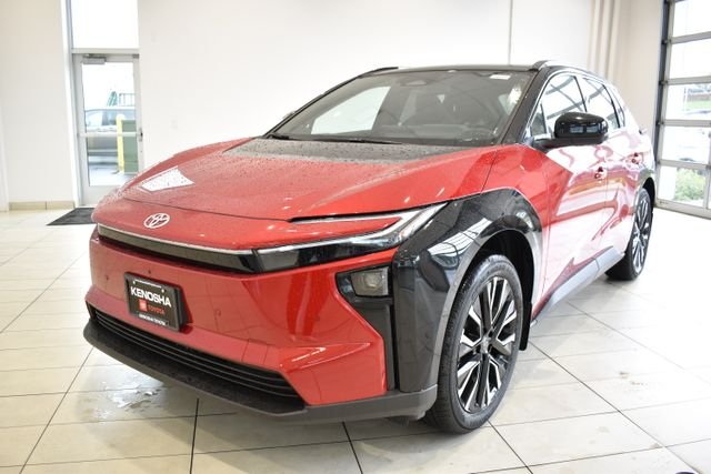 New 2026 Supersonic Red with Midnight Black Metallic roof <sup>1</sup> Toyota  Limited image 5