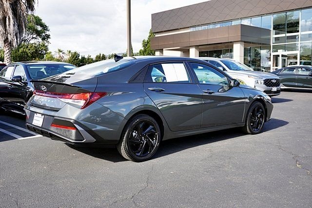 Used 2026 Gray Hyundai SEL Sport image 7