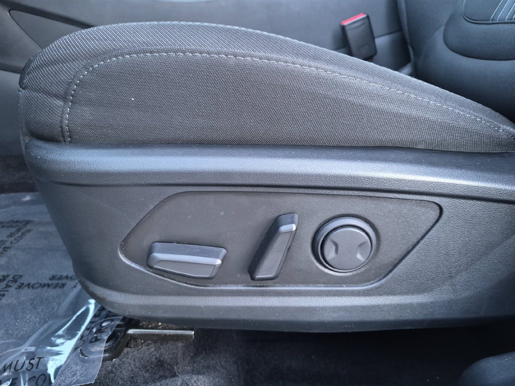 Used 2025 Silver Hyundai SEL image 16