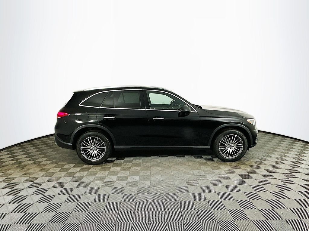 Used 2026 Black Mercedes-Benz GLC 300 image 7