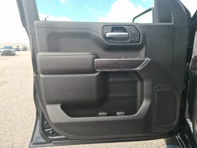 2019 Chevrolet Silverado 1500 LTZ - Photo 12