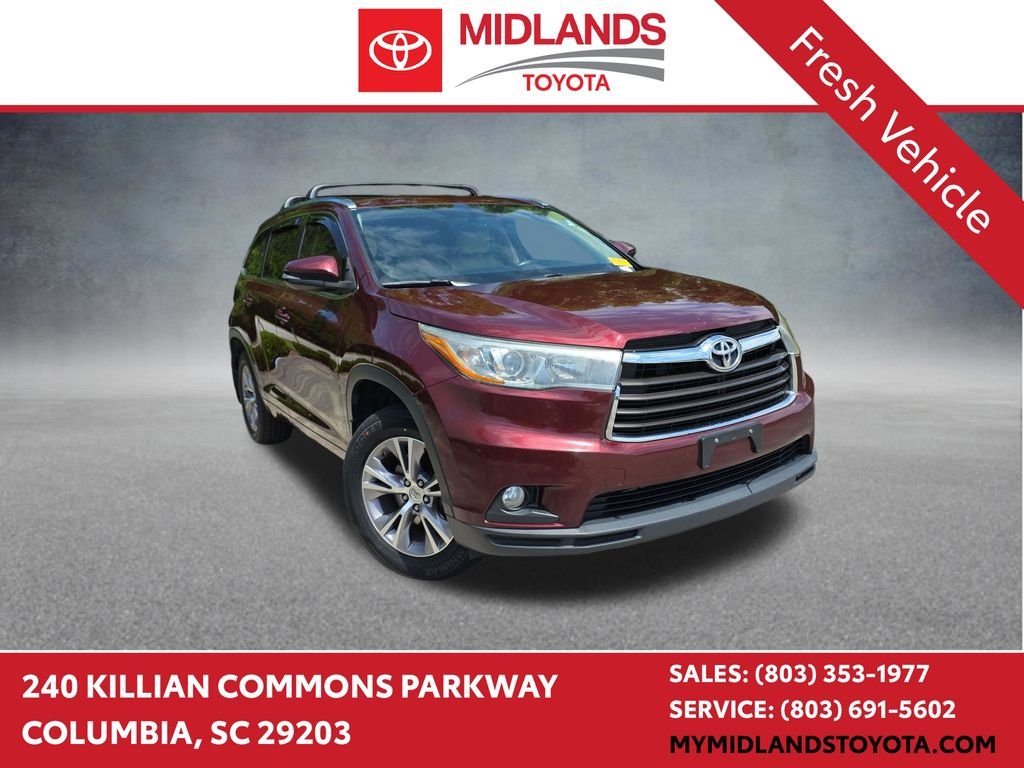 Used 2015 Red Toyota XLE V6 image 1