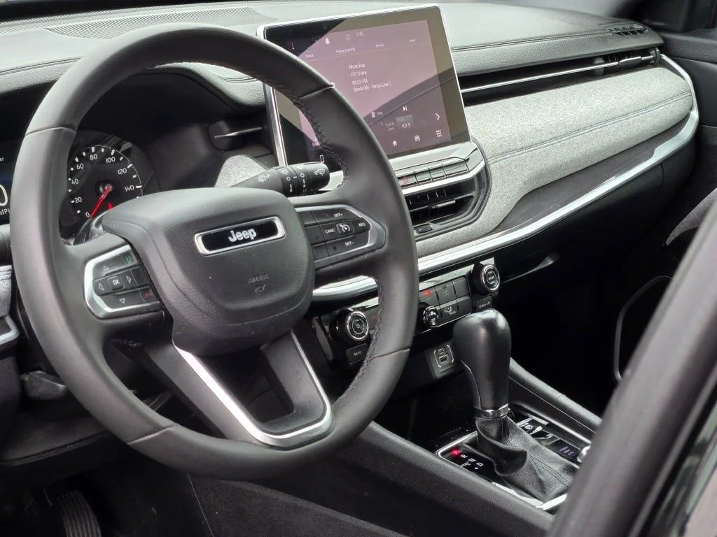 Used 2023 Black Jeep Latitude image 25