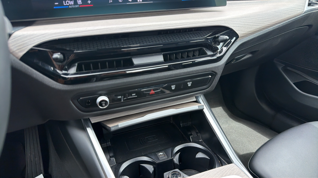 Used 2025 Black BMW 330i image 26