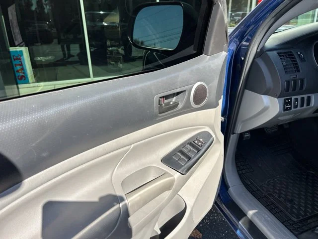 Used 2015 Blue Toyota PreRunner image 22