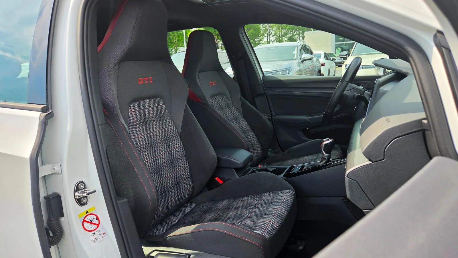 Used 2023 Opal White Pearl Volkswagen Autobahn image 57