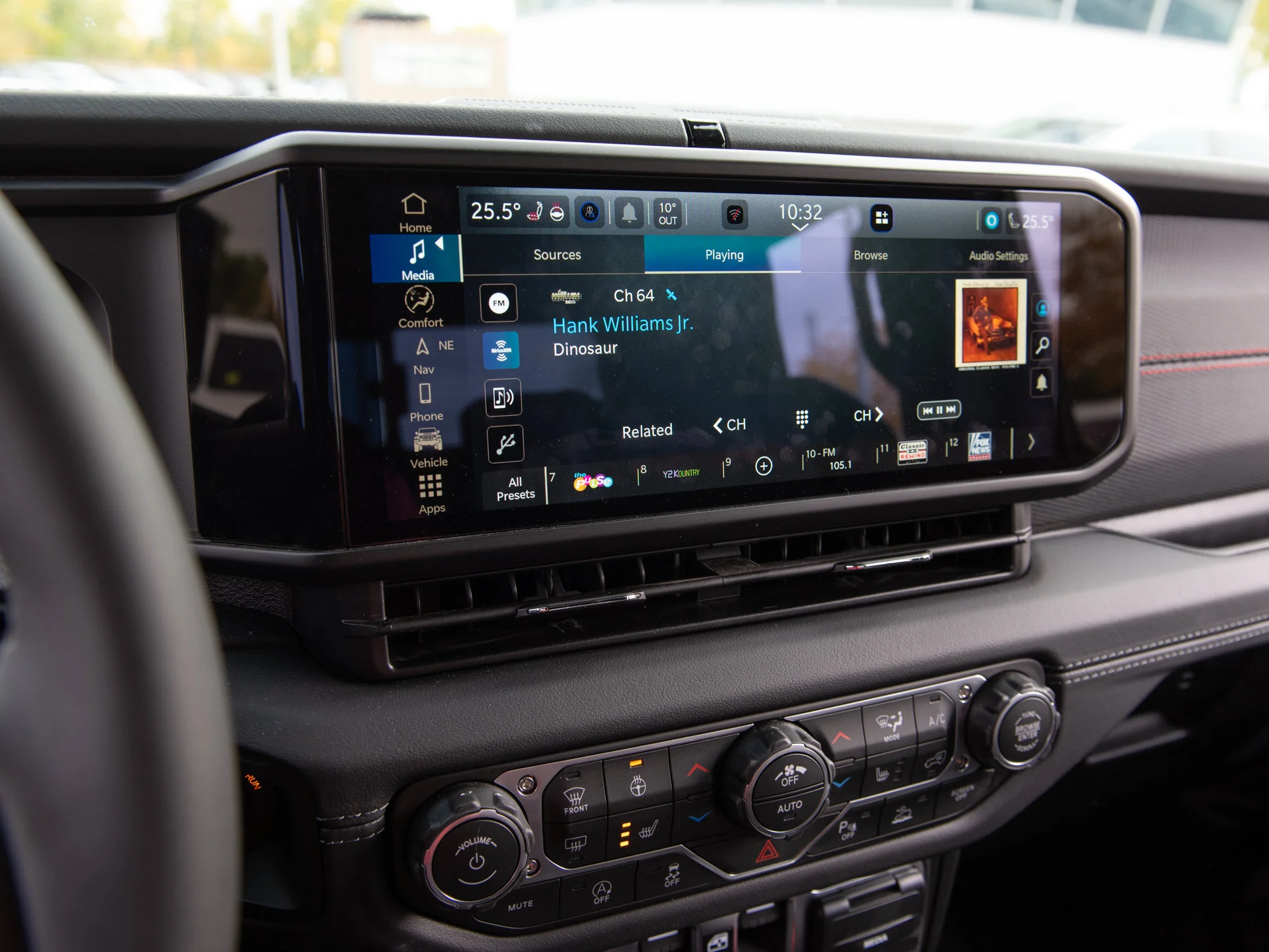 Used 2026 reign Jeep Rubicon X* image 13