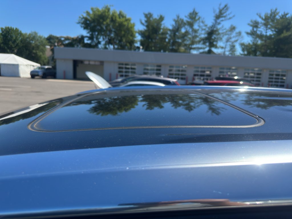 Used 2019 Midnight Black Metallic Toyota Hybrid Limited image 5