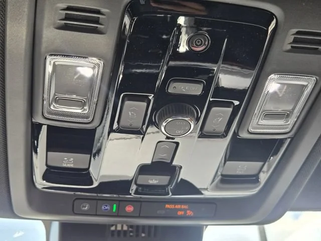 2026 Chevrolet Suburban RST - Photo 9