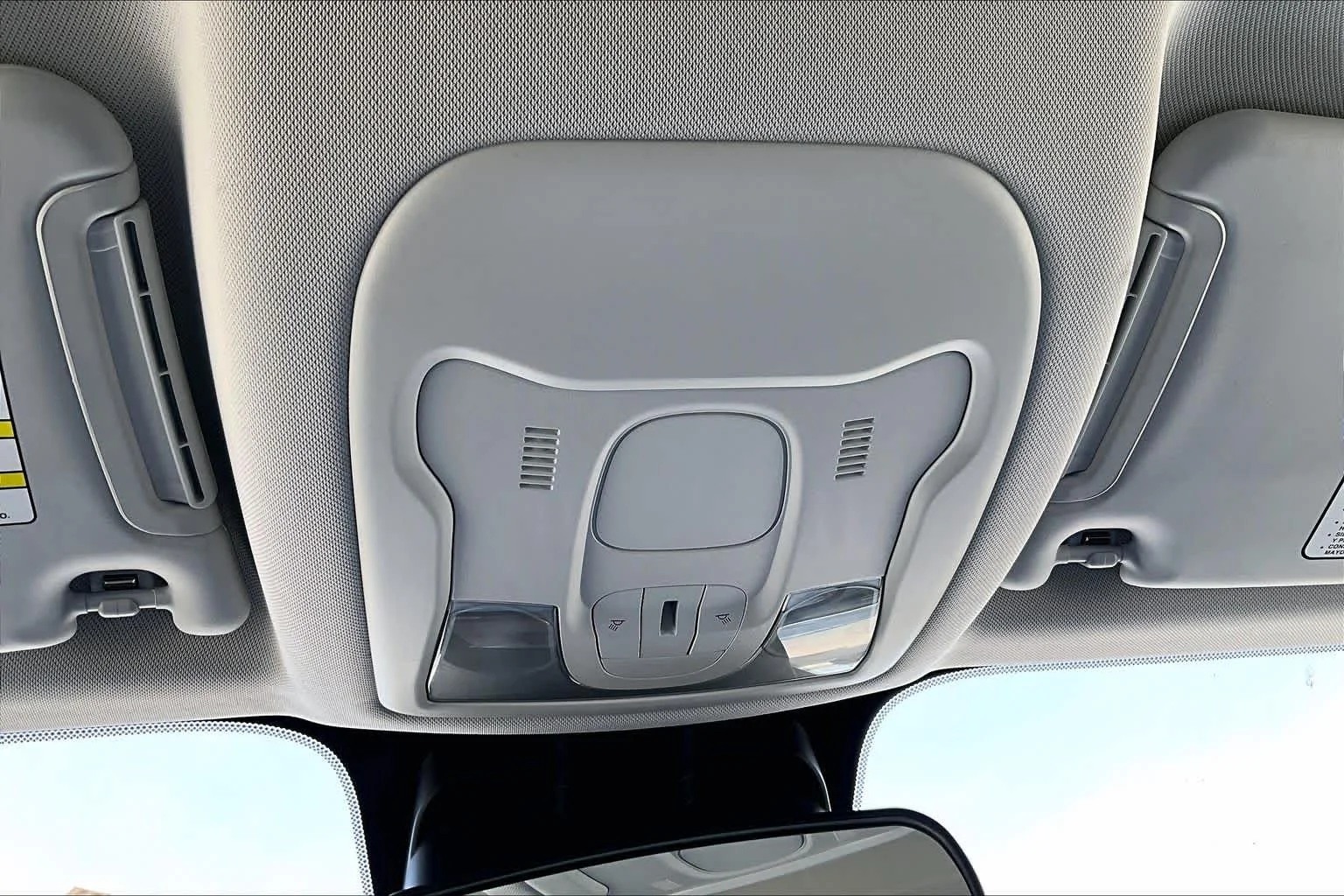 Used 2018 Glacier Metallic Jeep Latitude image 31