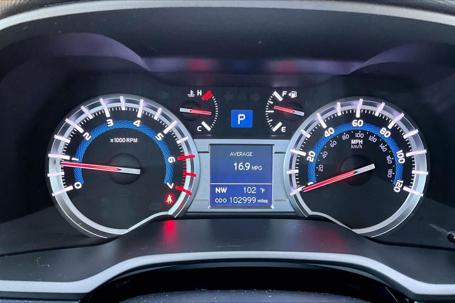 Used 2019 Classic Silver Metallic Toyota SR5 image 23