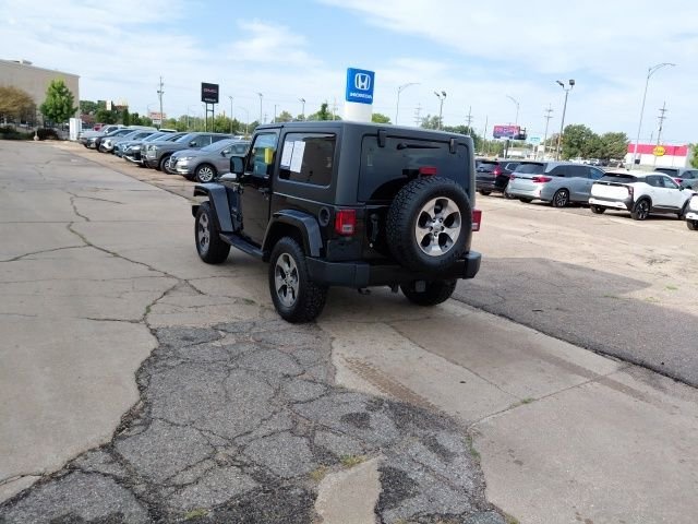 Used 2016 Black Clearcoat Jeep Sahara image 6