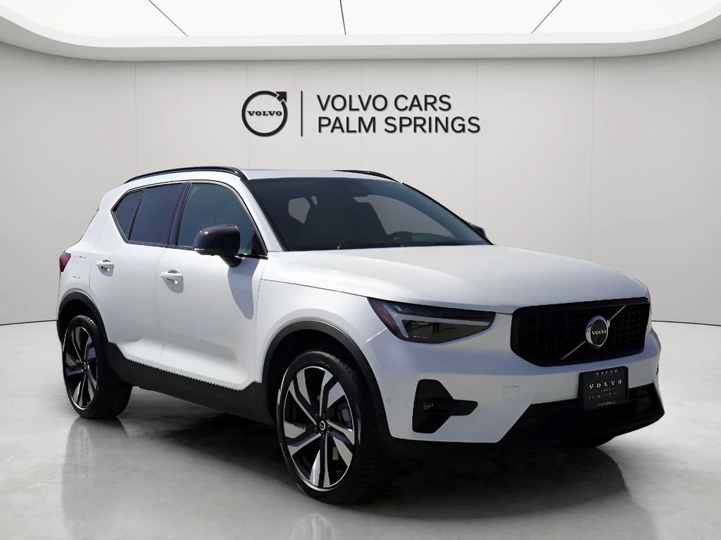 2026 Volvo XC40 B5 Ultra Dark AWD's photo