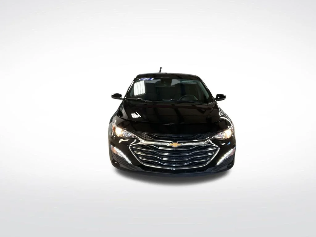 Used 2025 Black Chevrolet LT image 9