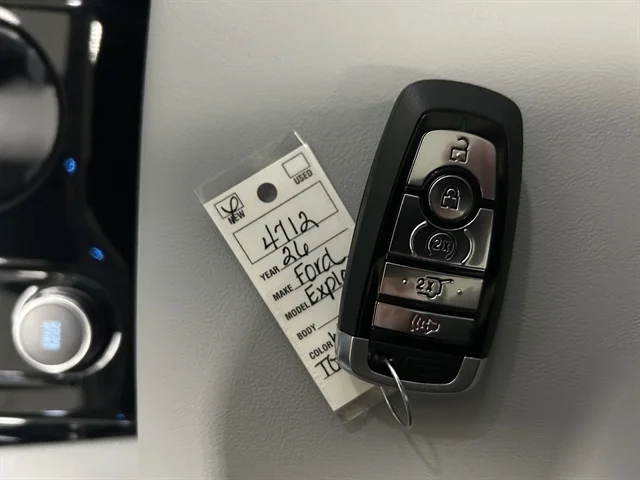 New 2026 Star White Metallic Tri-Coat FORD Platinum™ image 38