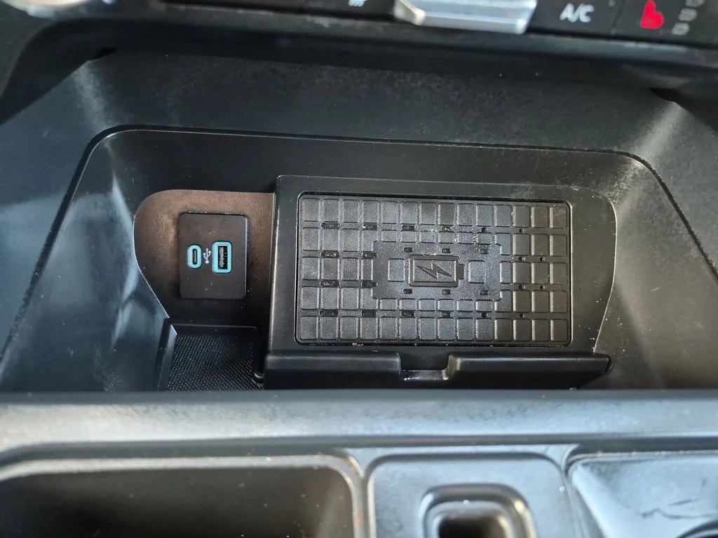 Used 2024 Black Metallic Ford XLT image 34