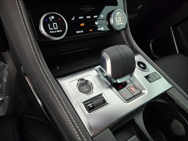 2026 Jaguar F-Pace R-Dynamic S - Photo 23