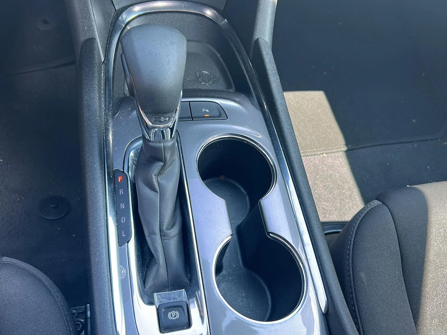 Used 2024 Summit White Chevrolet LT image 15