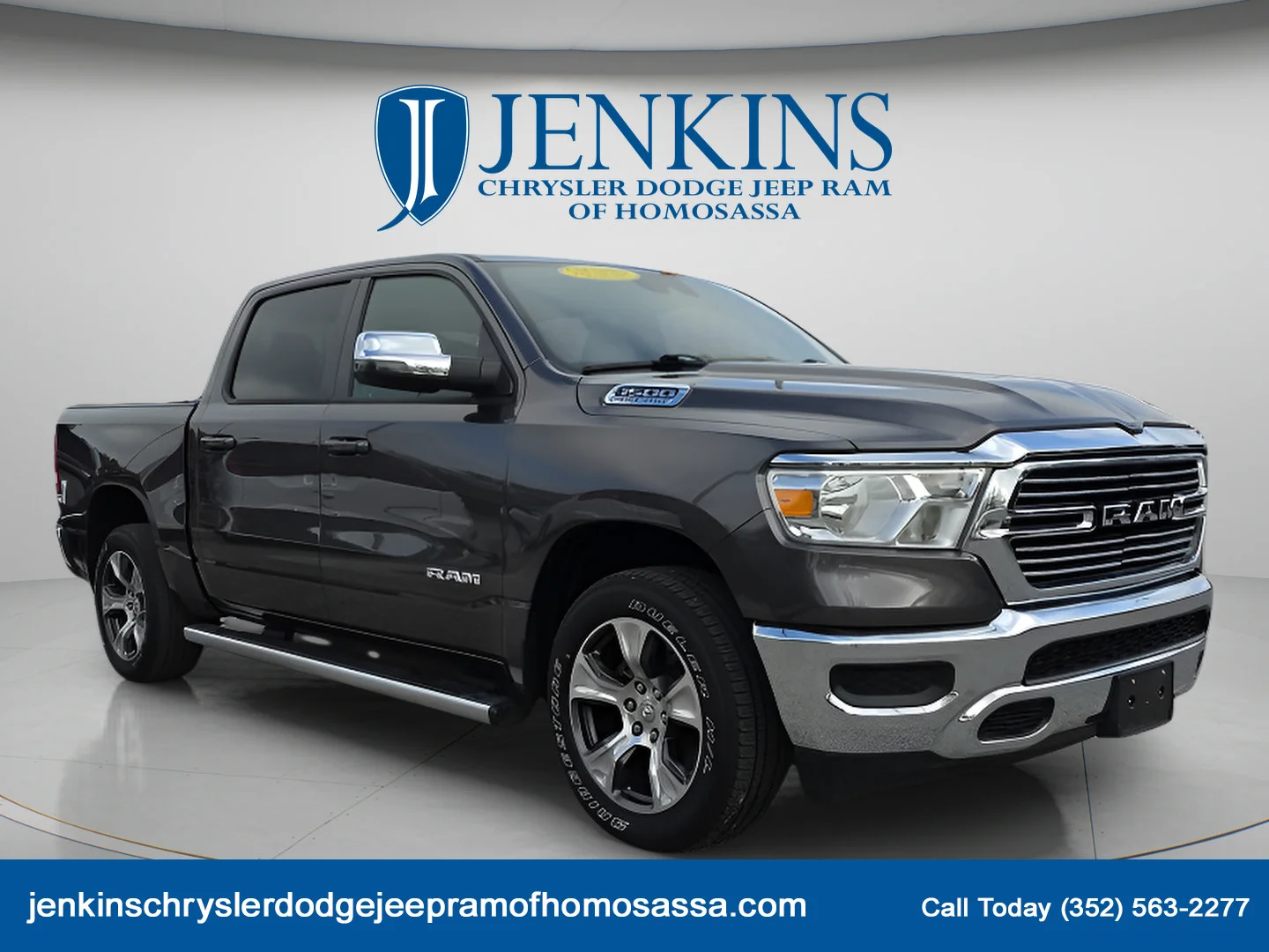 Used 2023 Granite Crystal Metallic Clearcoat Ram Laramie image 2