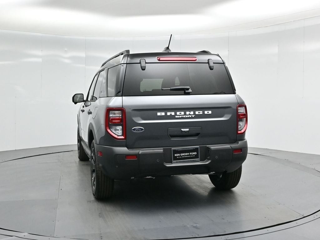 New 2025 Carbonized Gray Metallic Ford Outer Banks image 32
