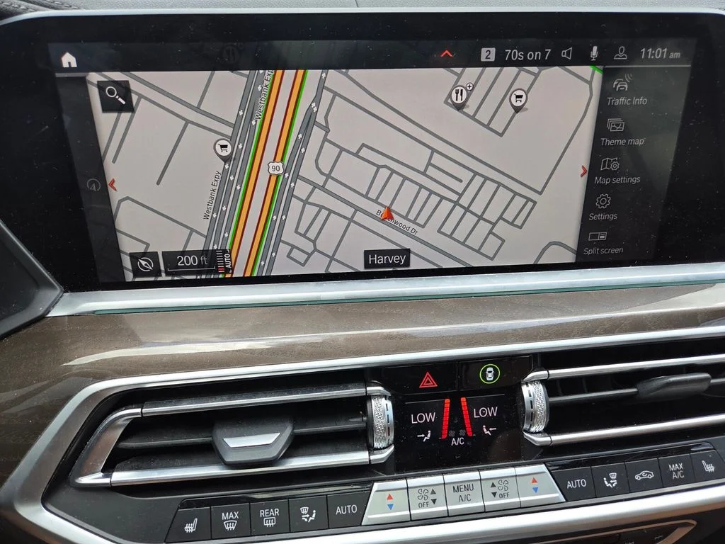 Used 2022 White BMW sDrive40i image 16