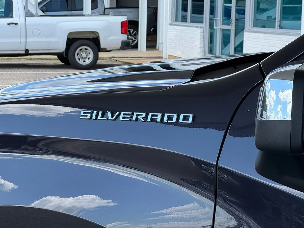 Used 2023 Gray Chevrolet LT image 5