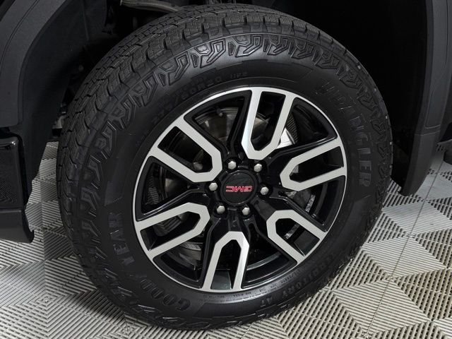 Used 2024 Onyx Black GMC AT4 image 5