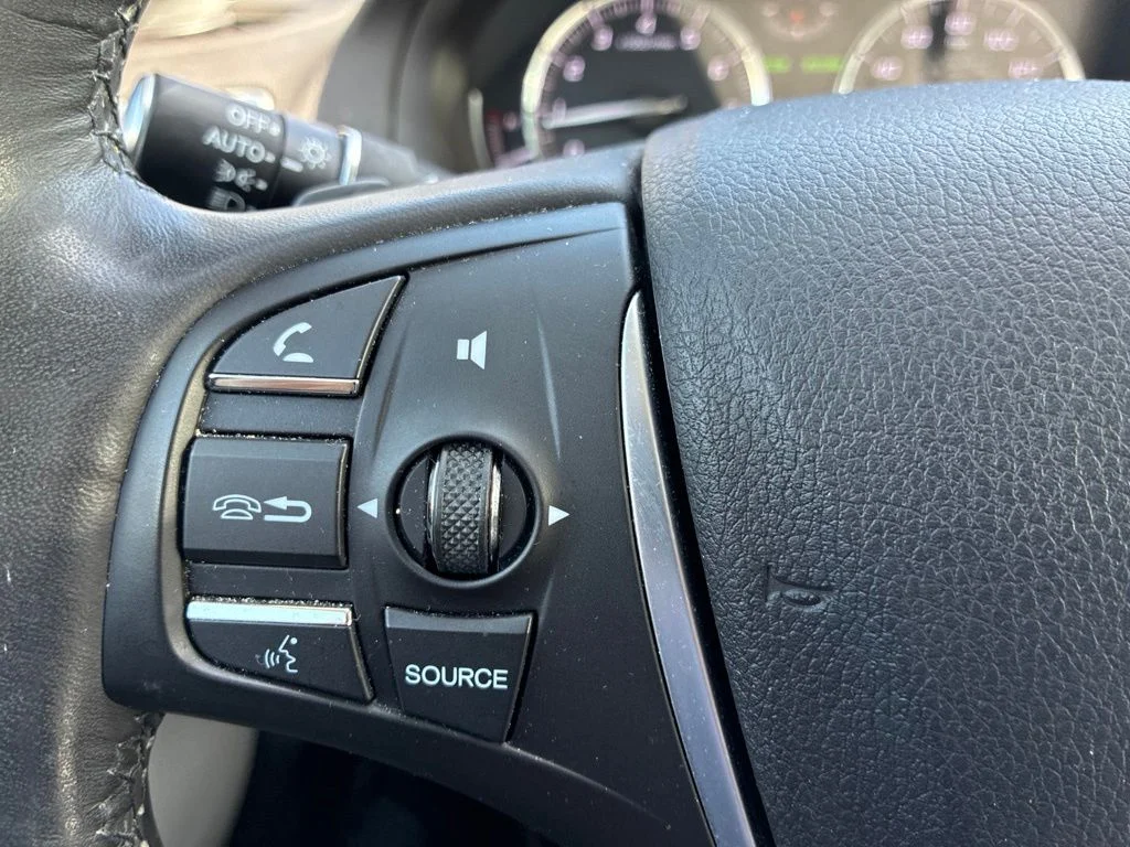 Used 2018  Acura 2.4L image 23