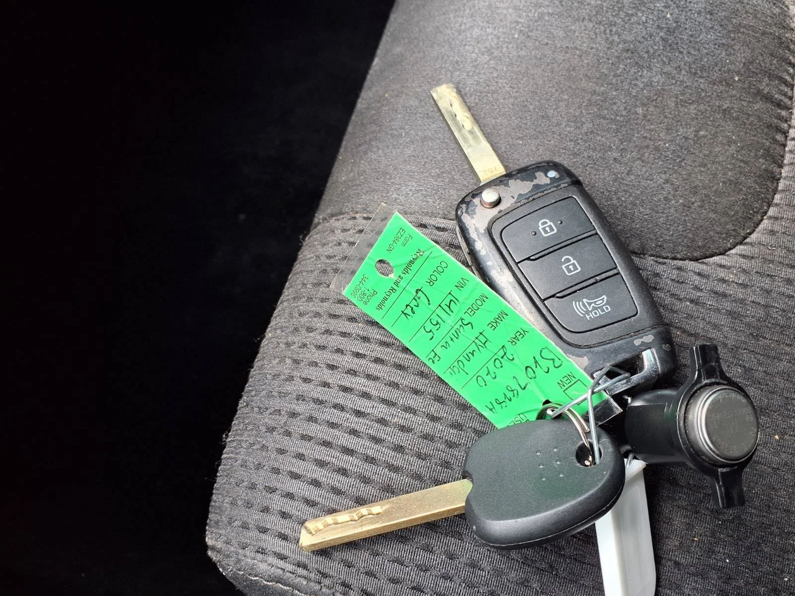 Used 2020 Machine Gray Hyundai SE image 22