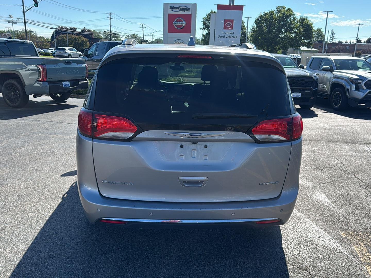 Used 2019 Gy Chrysler  image 5